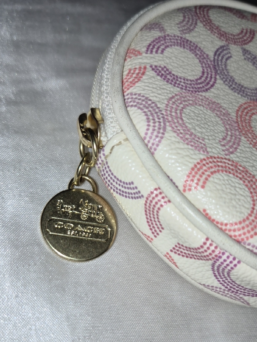 Coach Signature Circle Coin Pouch in Pastel Pink & Lavender - Picture 2 of 6